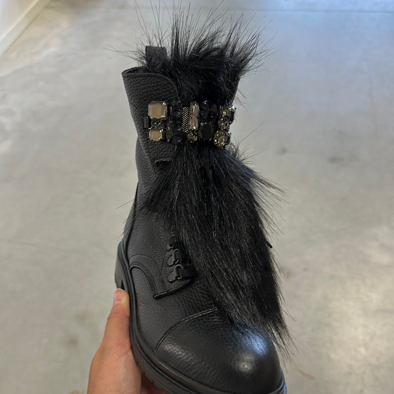 Fur boots strass