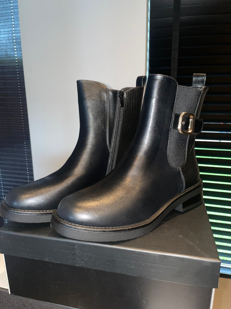 Aden boots black