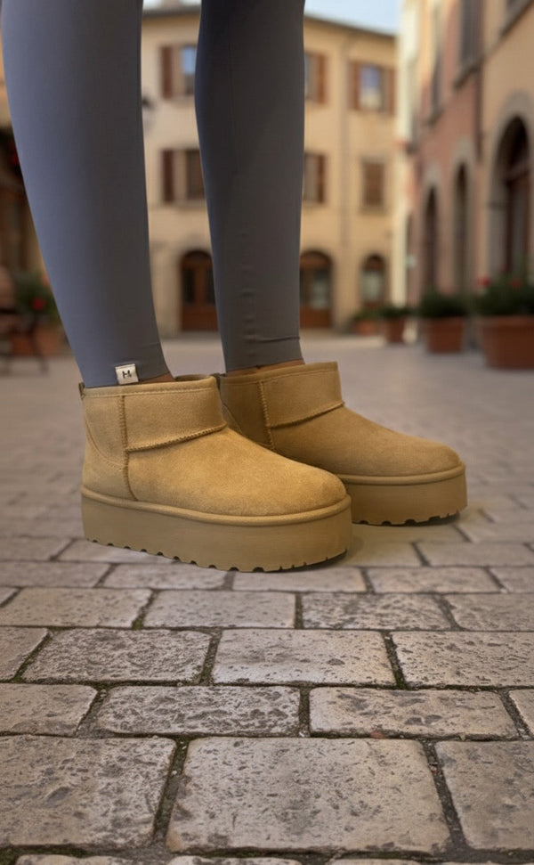 Rue boots beige high