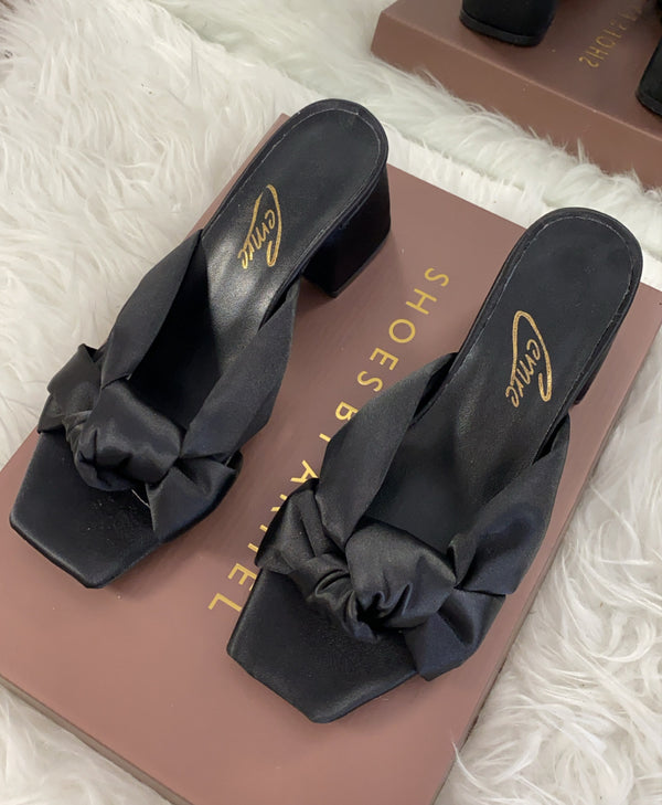 Saten heels zwart