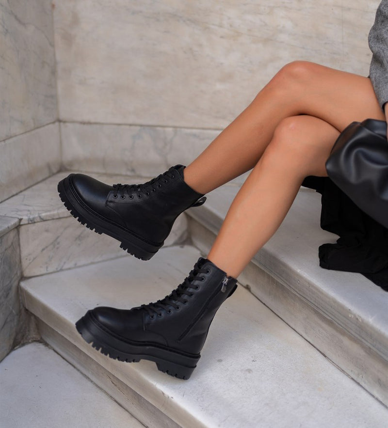 Storm black boots