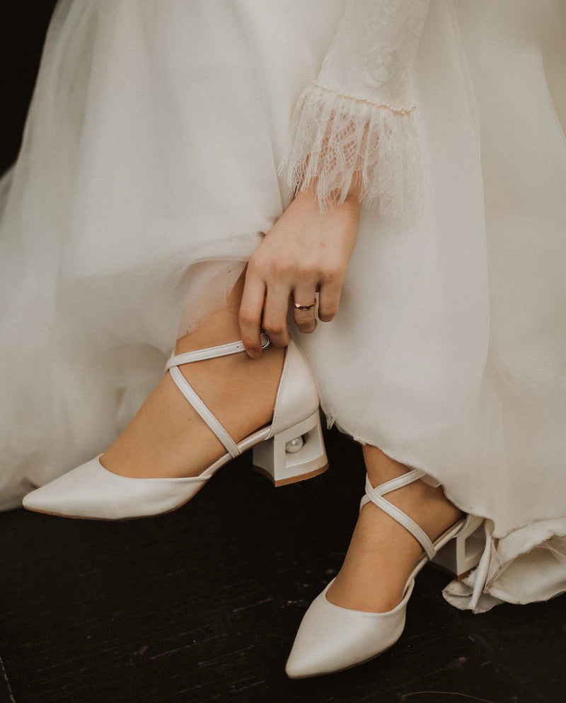 Pearl Bridal Heels white