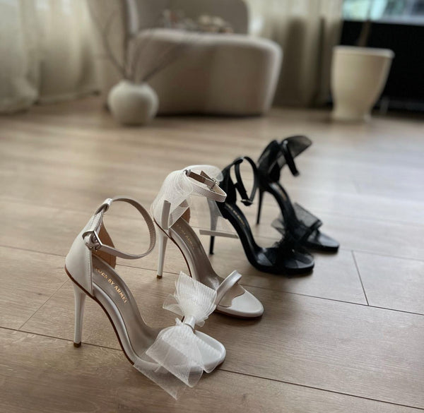 Daisy heels White