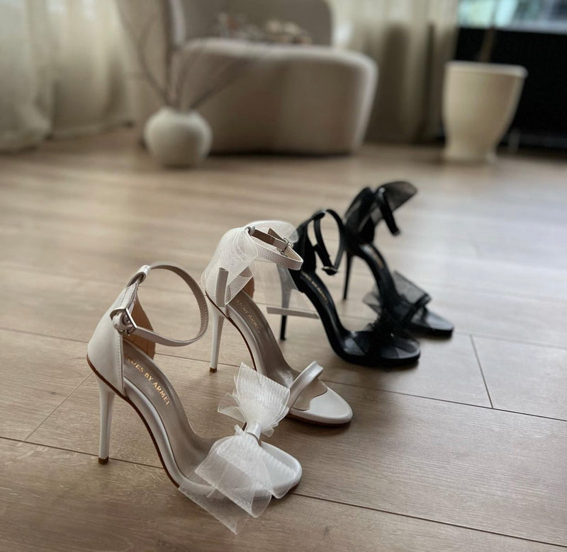 Daisy heels White